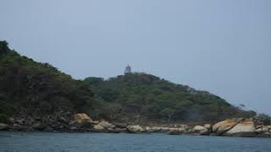 Oyster Rocks Light House, photo 2 of 17