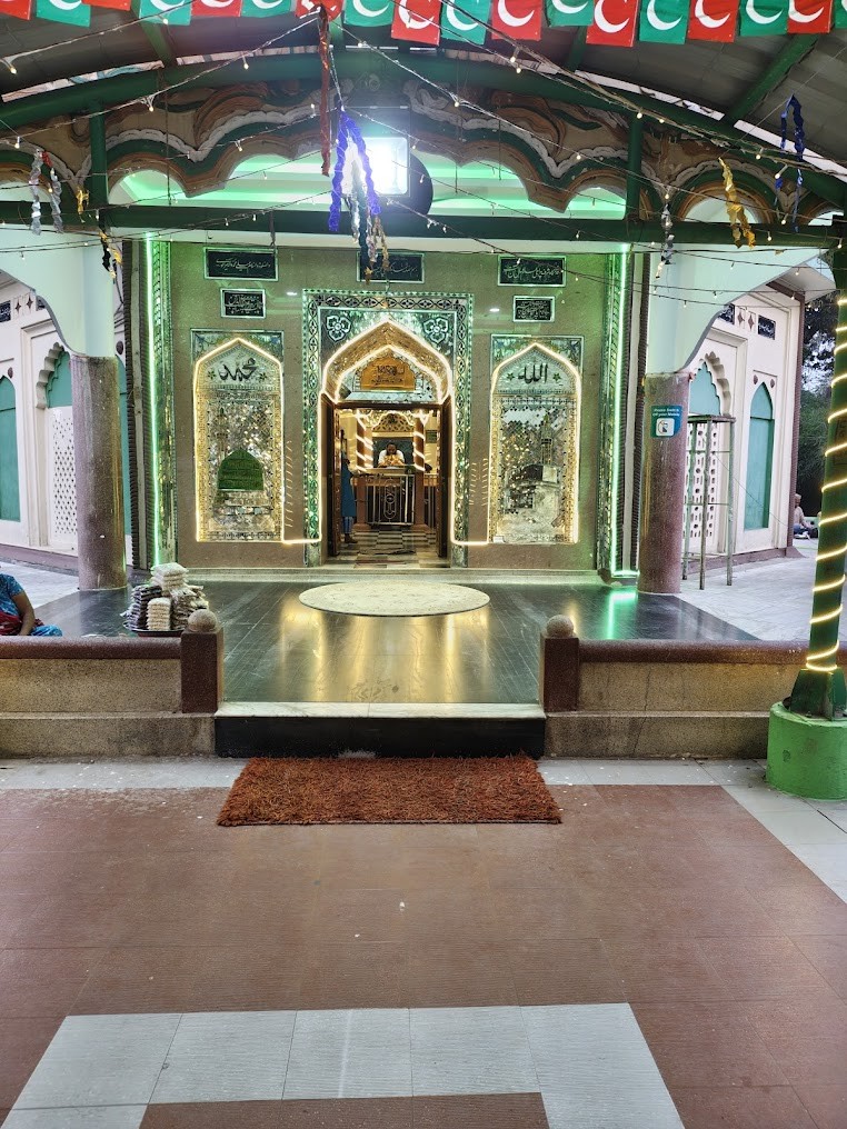 Qadam-E-Rasool, photo 2 of 8