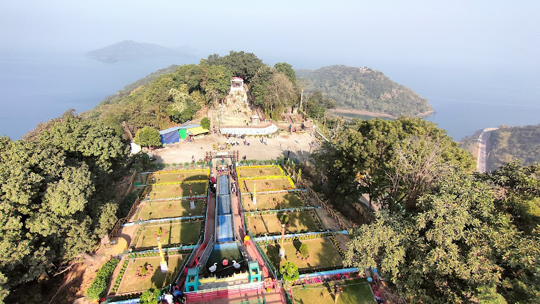Hirakud Dam, photo 2 of 5