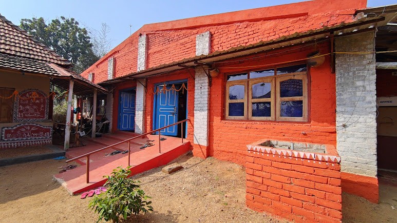 Mauna Dhwani Foundation - Handloom Weaving Centre, photo 2 of 7