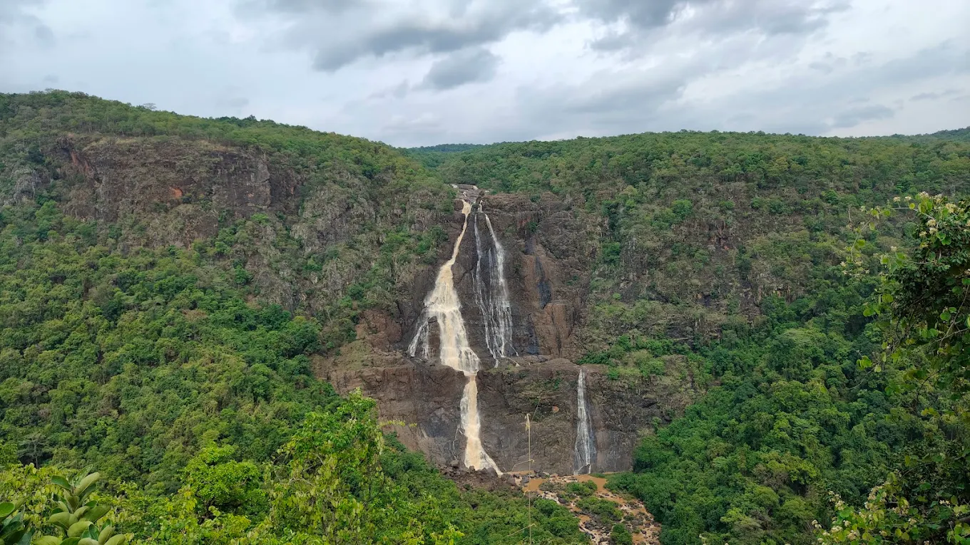 Barehipani Waterfall, photo 3 of 8