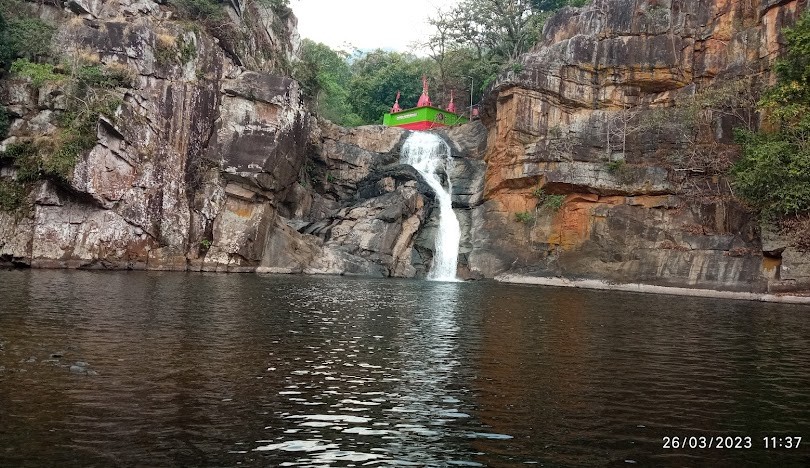 Devkund Waterfall, photo 1 of 5