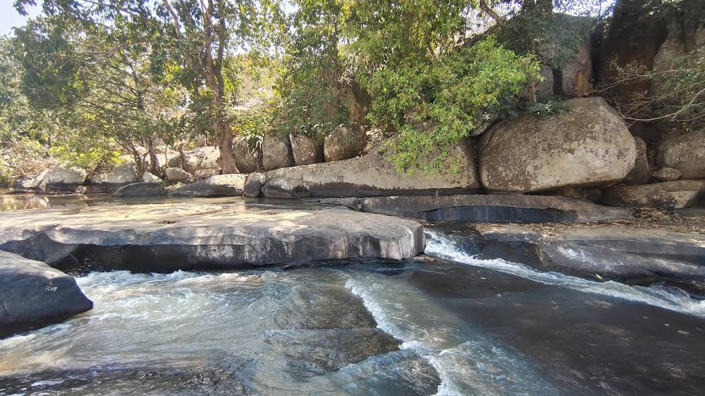 Lovers point-North Side, photo 1 of 6