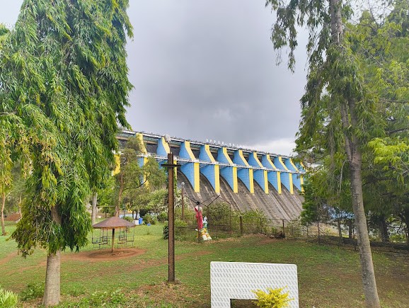 Kolab Dam, photo 1 of 8