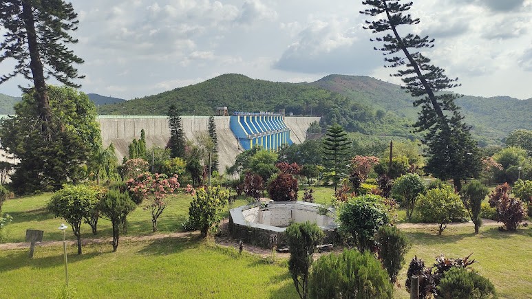 Kolab Dam, photo 2 of 8