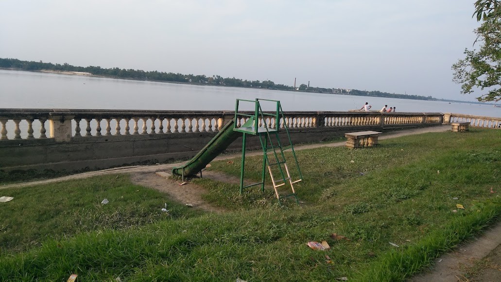 River Side Road, photo 2 of 6