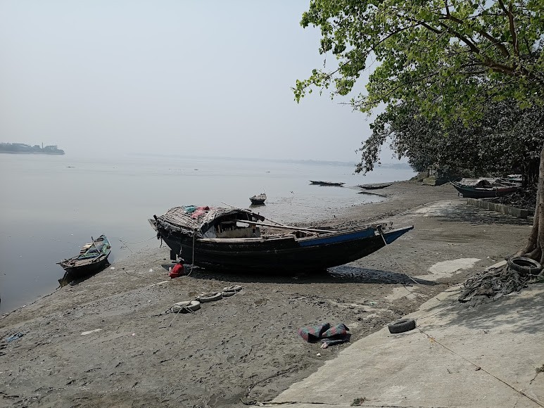 River Side Road, photo 3 of 6