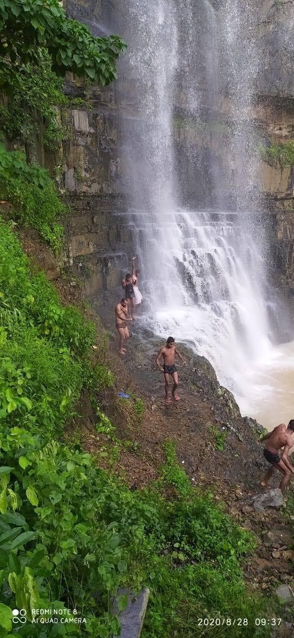 Parsodih Waterfall, Garhwa, photo 1 of 7