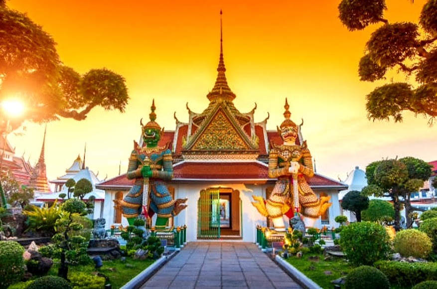 Wat Arun, photo 4 of 10