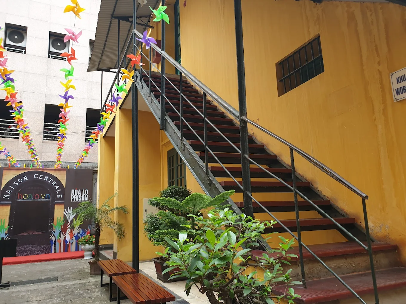 Hoa Lo Prison, photo 4 of 12