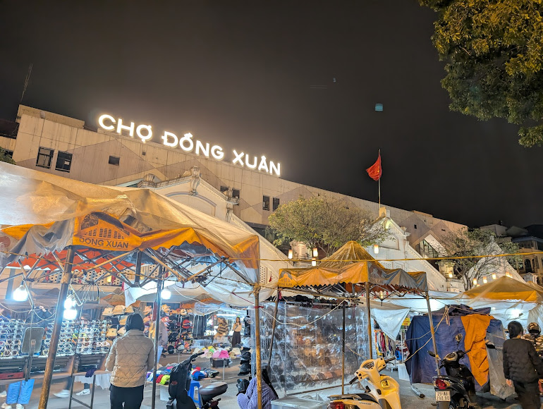 Night market, photo 3 of 9