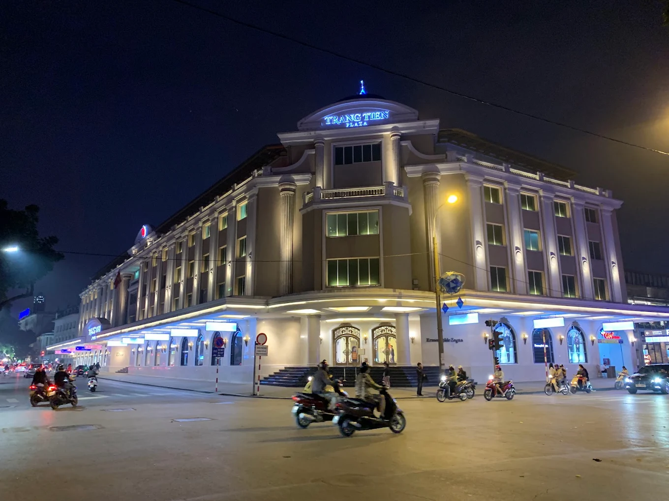 Hanoi Opera House, photo 2 of 12