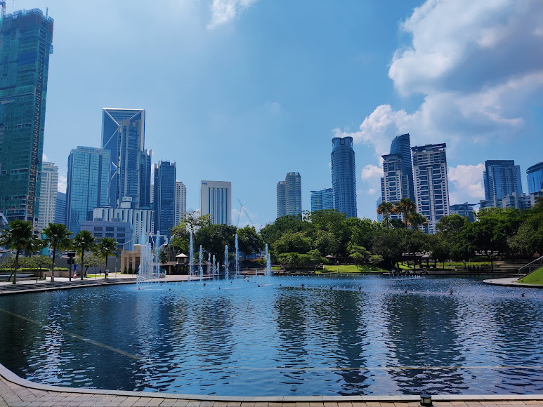 Petronas Twin Towers, photo 3 of 10