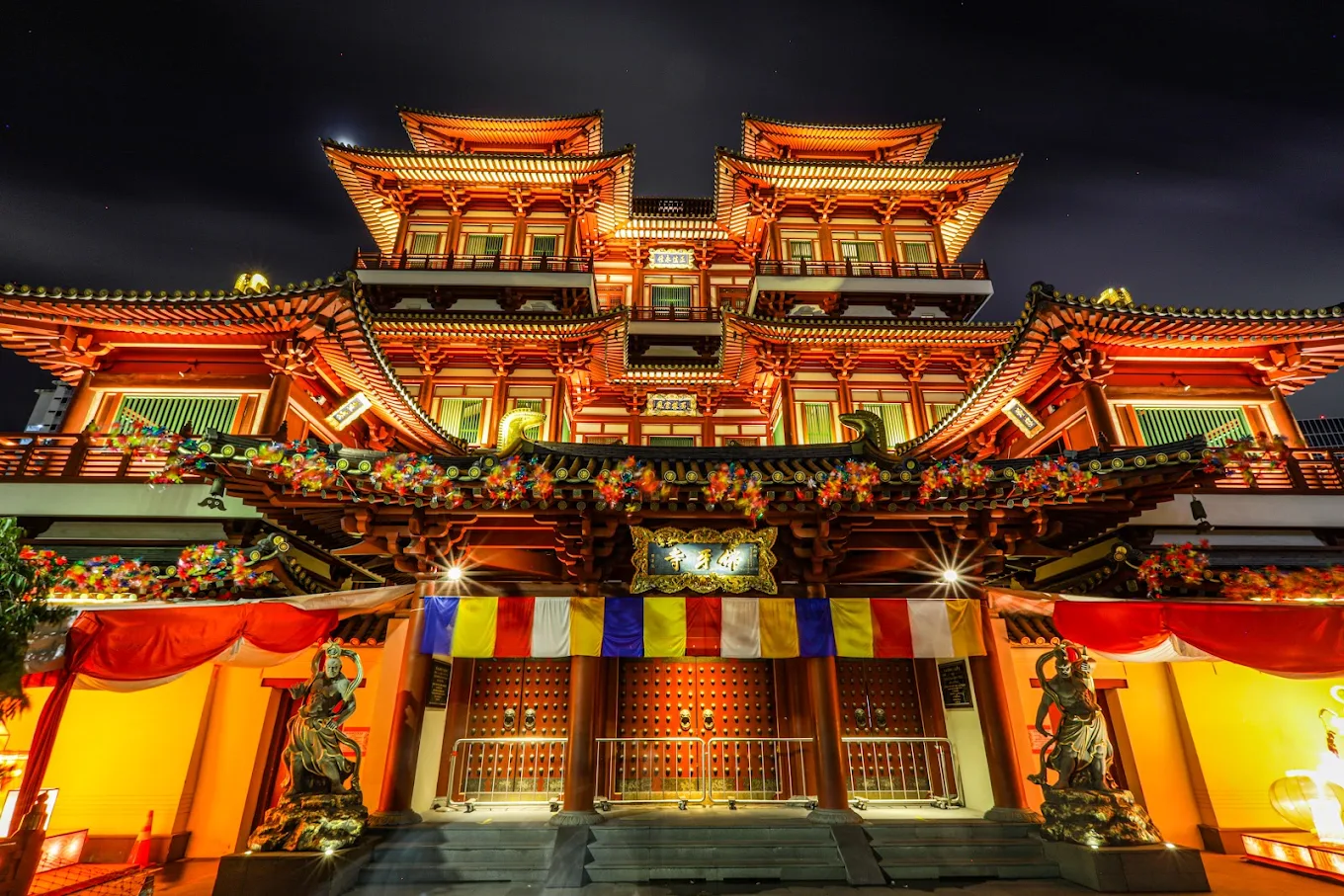 Buddha Tooth Relic Temple, photo 4 of 11