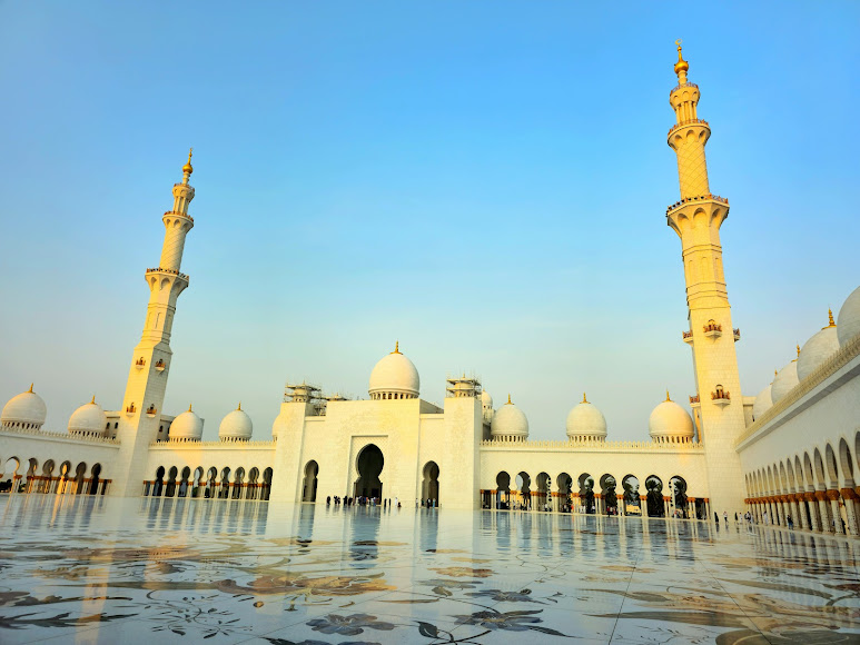 Sheikh Zayed Grand Mosque, photo 1 of 13