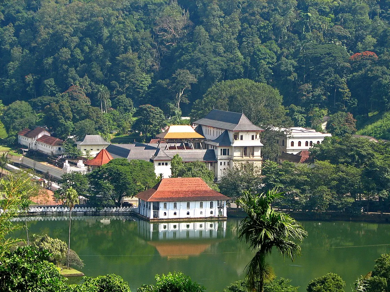 Sri Dalada Maligawa, photo 1 of 11