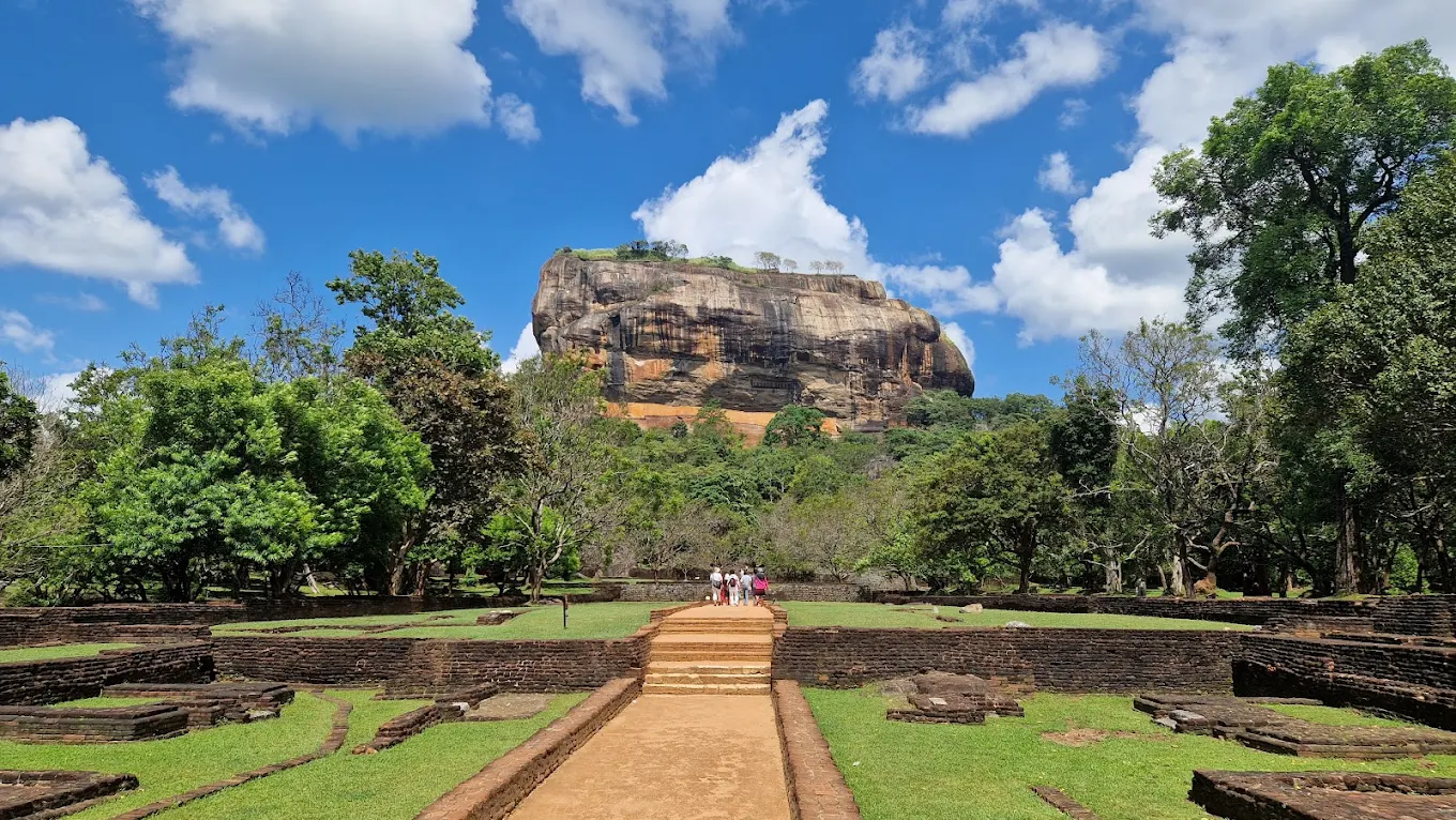 Sigiriya, photo 2 of 9