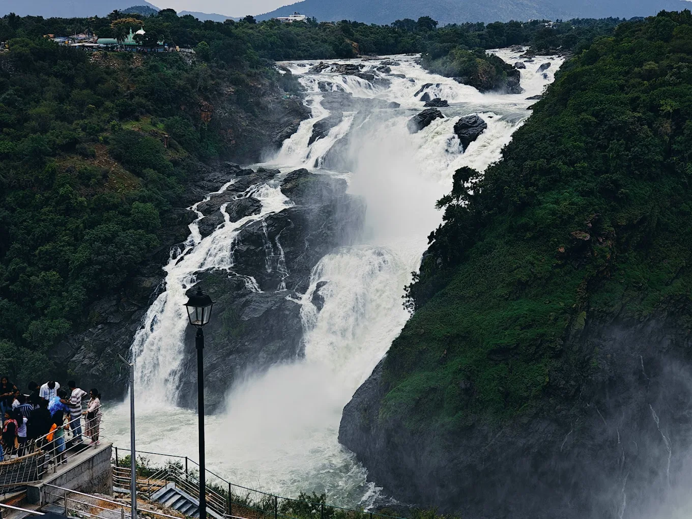 Shivanasamudra Falls, photo 2 of 7