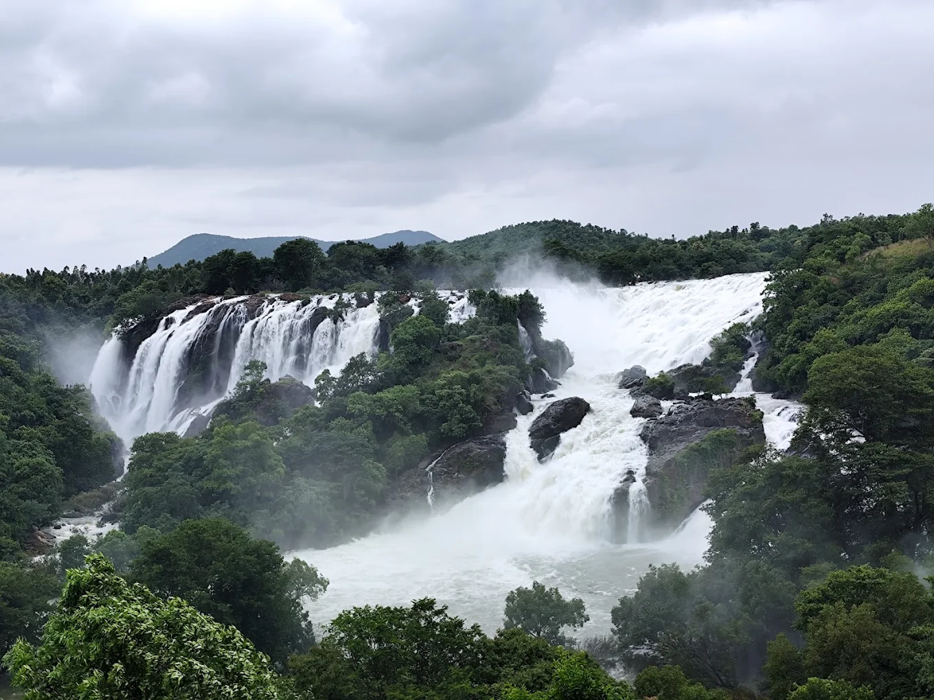 Shivanasamudra Falls, photo 3 of 7