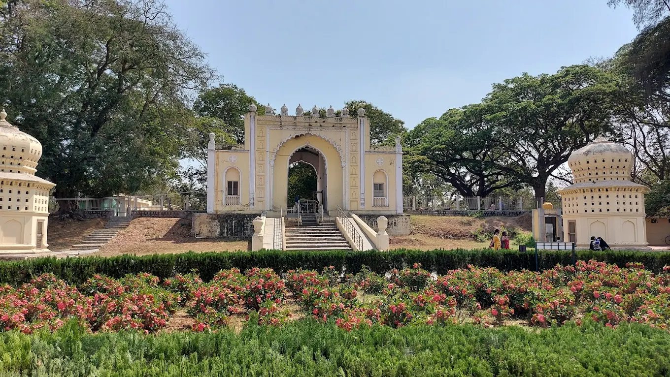 TIPU SULTAN SUMMER PALACE, photo 2 of 6