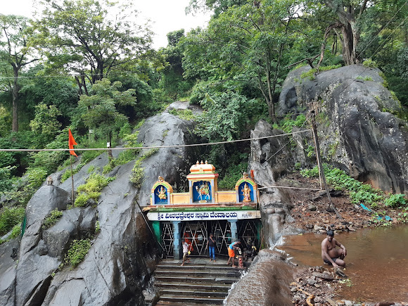 Kallathigiri Shri Veerabhadreshwara Temple, photo 3 of 11