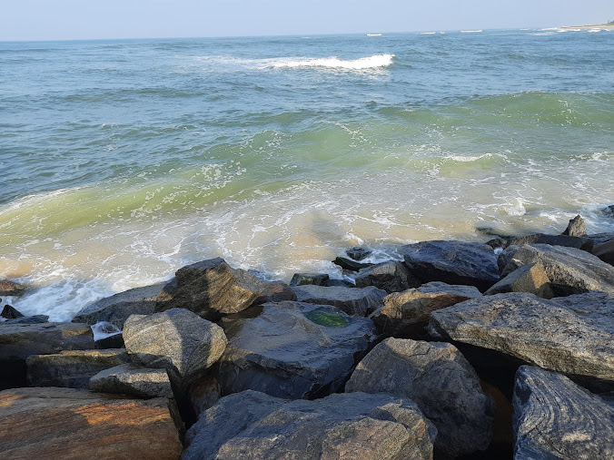 Sasihitlu Beach, photo 2 of 9