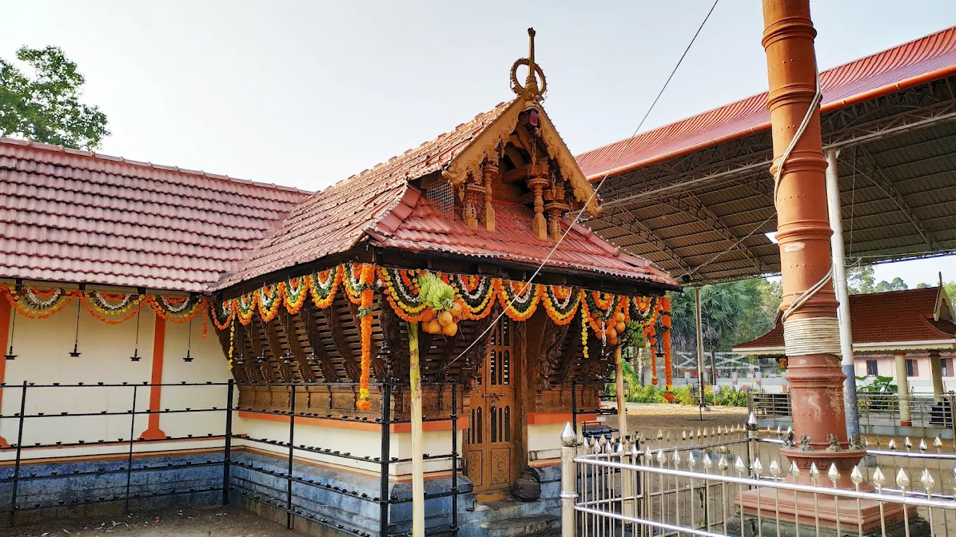 Parayakad Nalukulangara Sri Maha Devi Temple, photo 1 of 10