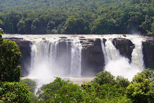 Athirappilly Water Falls, photo 2 of 8