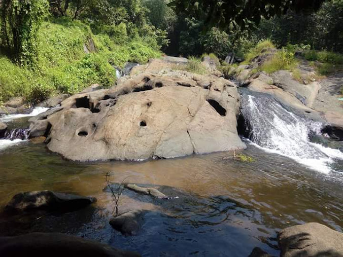 Marottichal Watefalls, photo 1 of 9