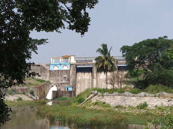 Walayar dam, photo 3 of 6