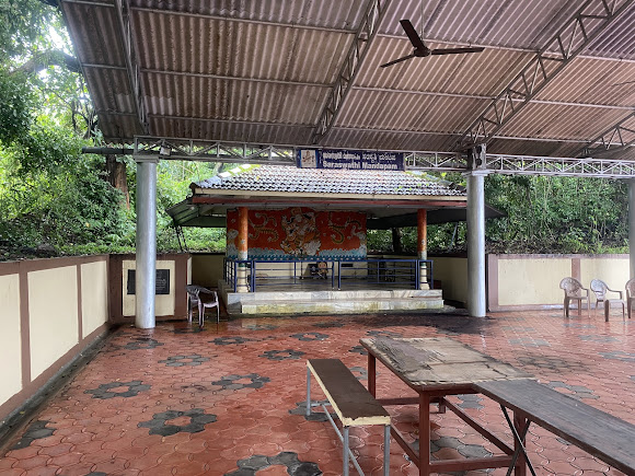 Madayi Kavu Sri Thiruvarkkaattu Kaavu Bhagavati Temple (Madayi Kavu), photo 2 of 8