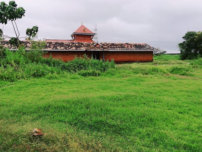 Madayi Kavu Sri Thiruvarkkaattu Kaavu Bhagavati Temple (Madayi Kavu), photo 3 of 8
