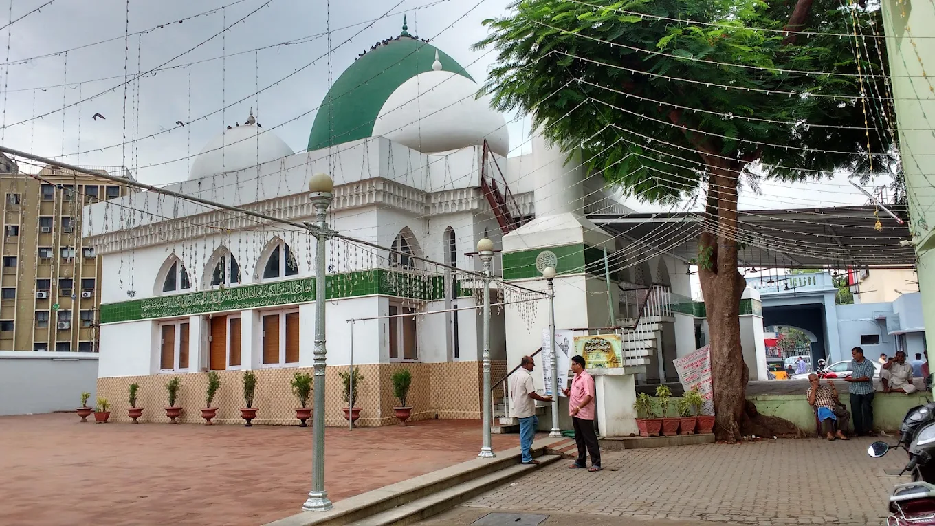 Thousand Lights Shia Mosque, photo 2 of 11
