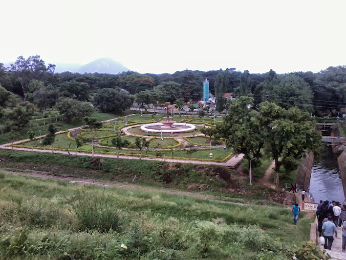 Aliyar Dam, photo 1 of 9