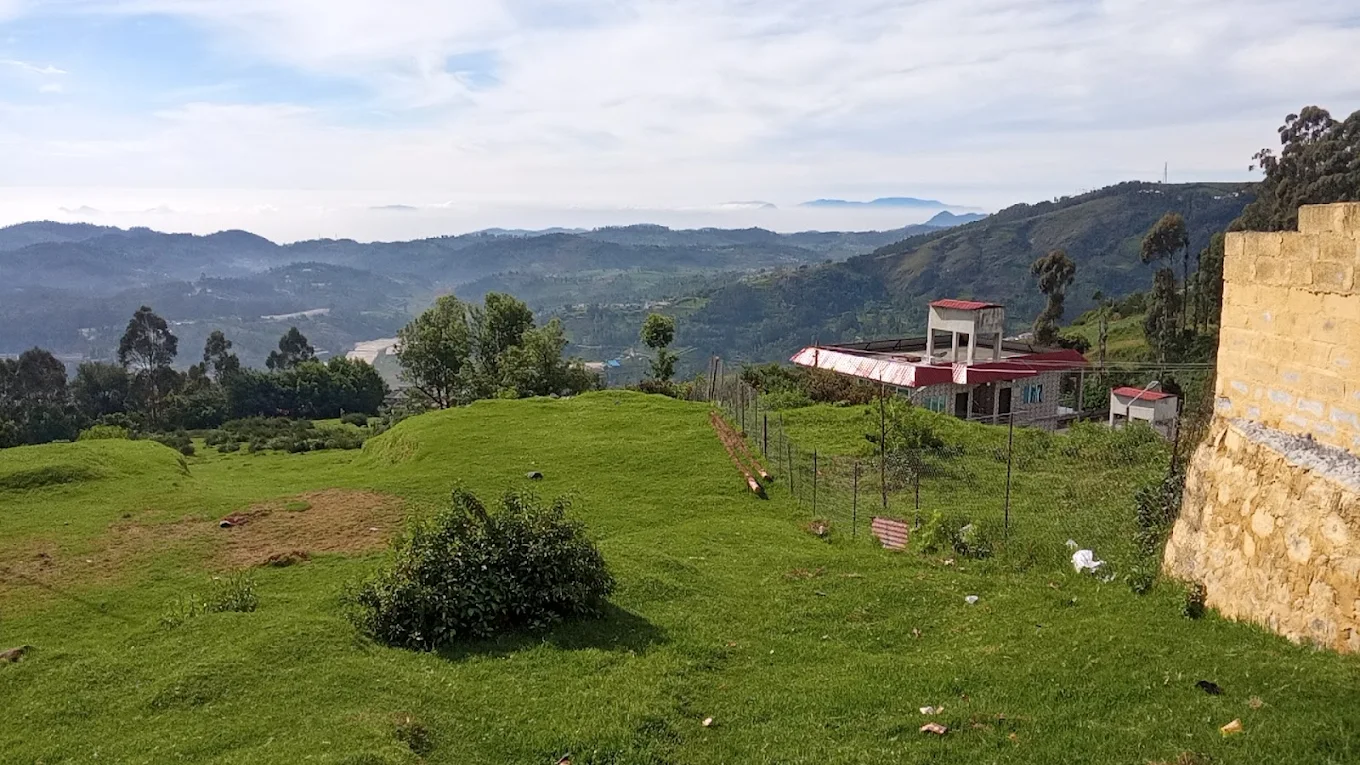 Valley View, photo 2 of 8