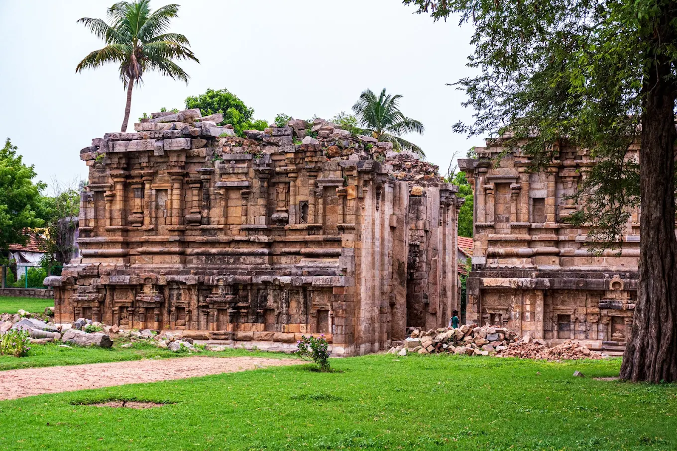 Airavatesvara Temple, photo 1 of 11