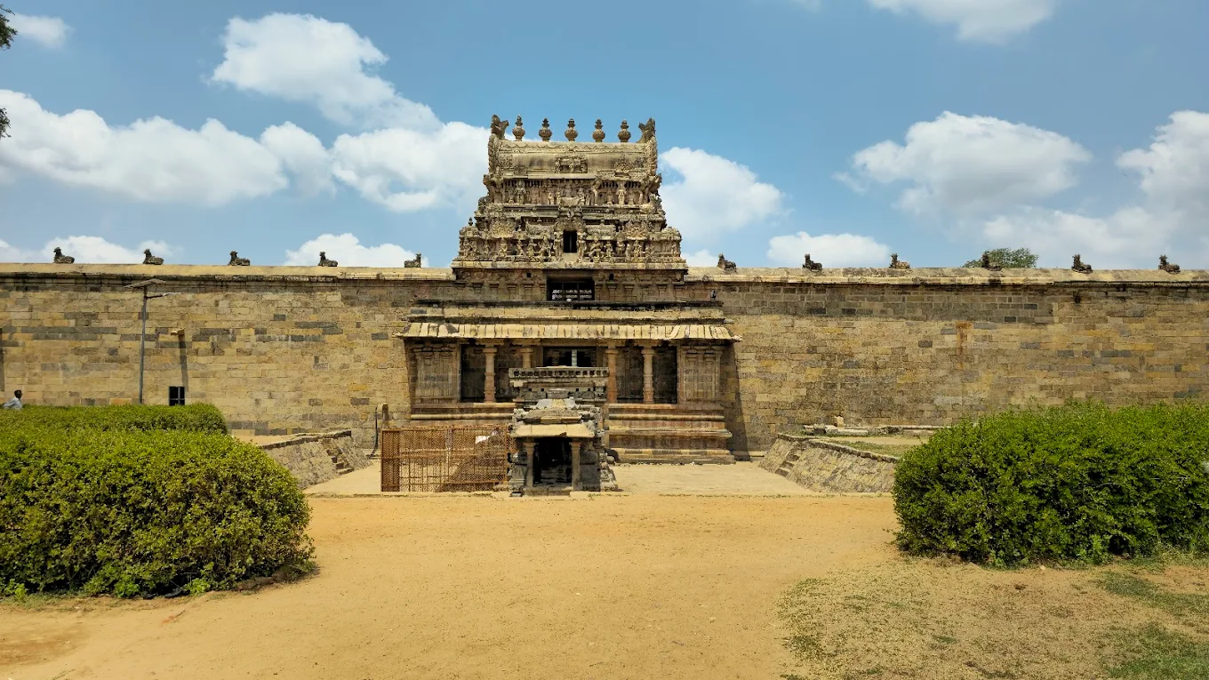 Airavatesvara Temple, photo 2 of 11