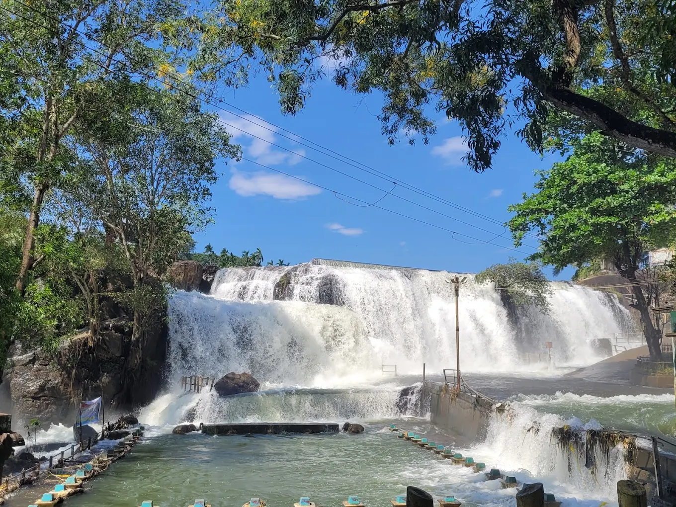Thirparappu Waterfalls, photo 3 of 11