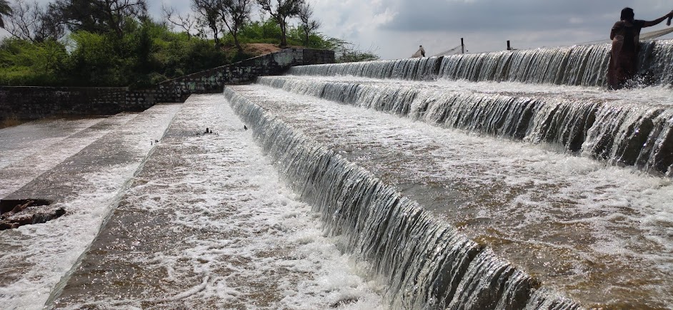 Mahendravadi Lake, photo 1 of 6