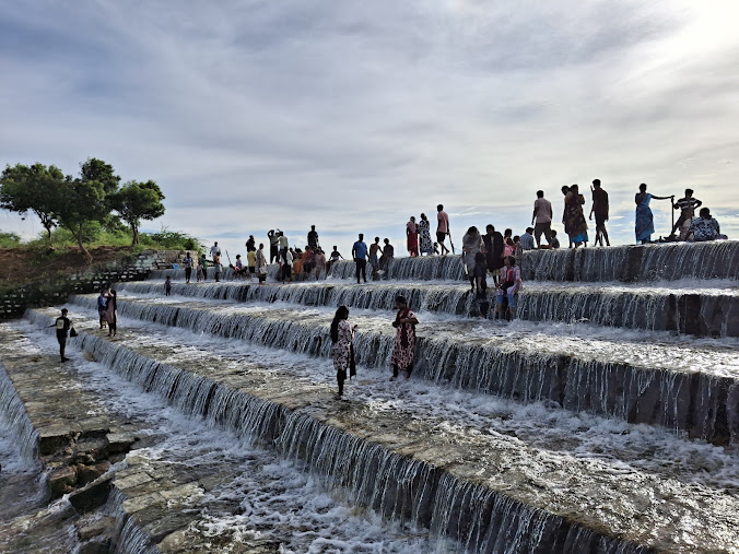 Mahendravadi Lake, photo 4 of 6