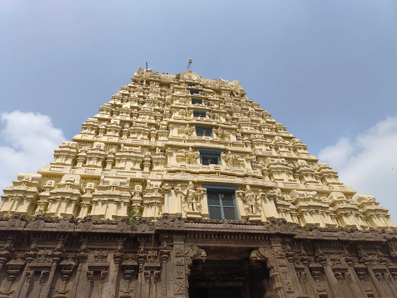 Jalakandeswarar Temple, Vellore, photo 1 of 11