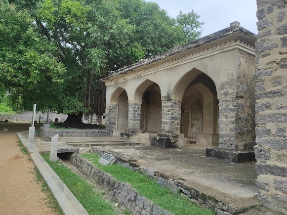 Gingee Fort, photo 1 of 11