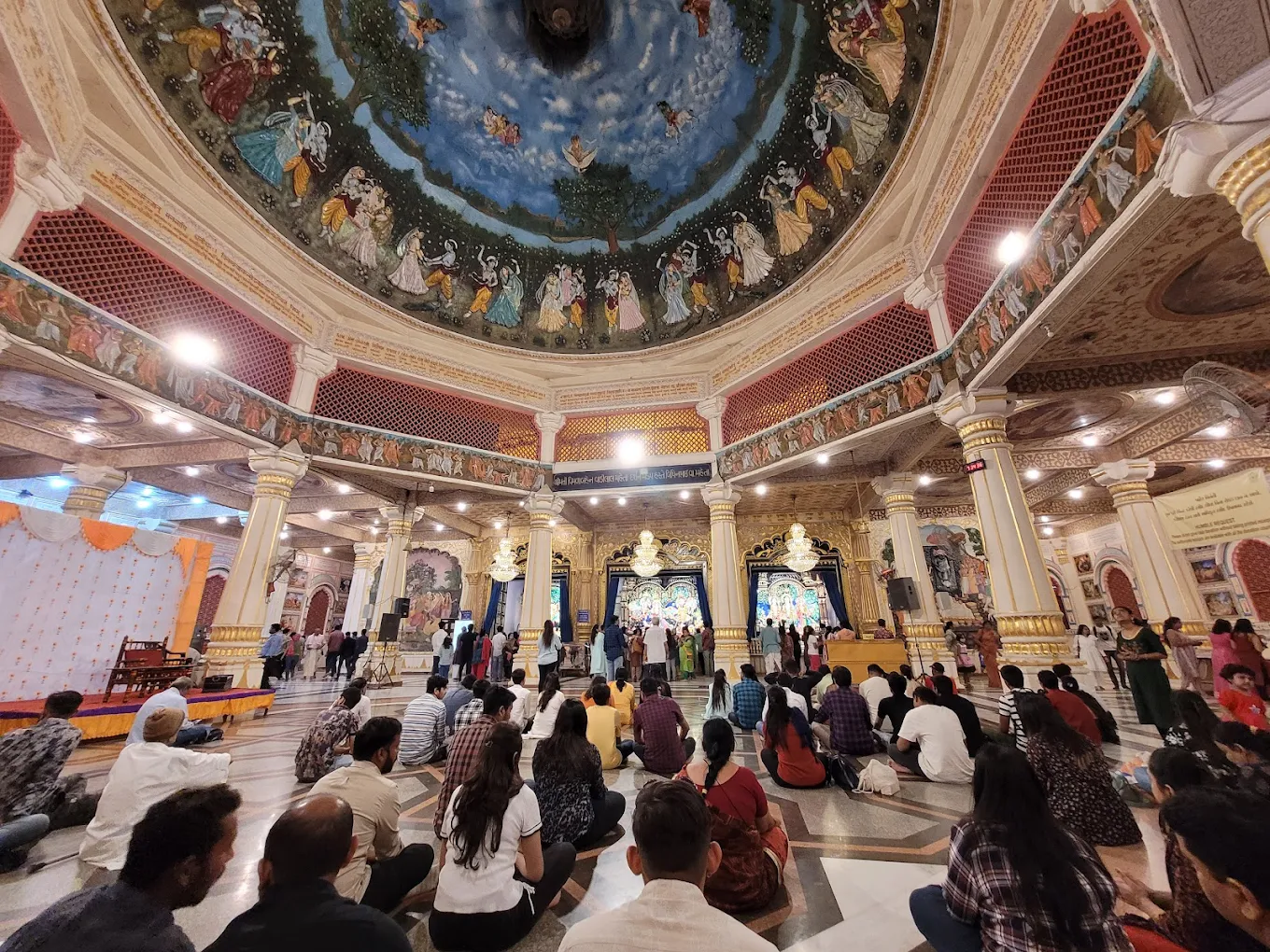 ISKCON Temple, Ahmedabad, photo 2 of 9