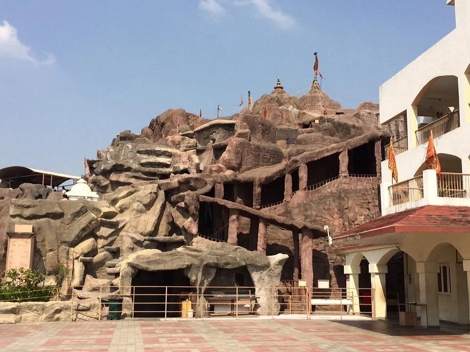 Shri Maa Vaishnodevi Temple, Ahmedabad, photo 1 of 10