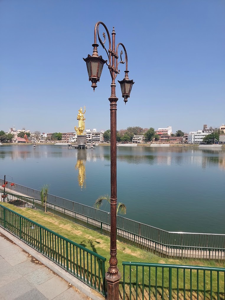 Sur Sagar Lake, photo 3 of 6