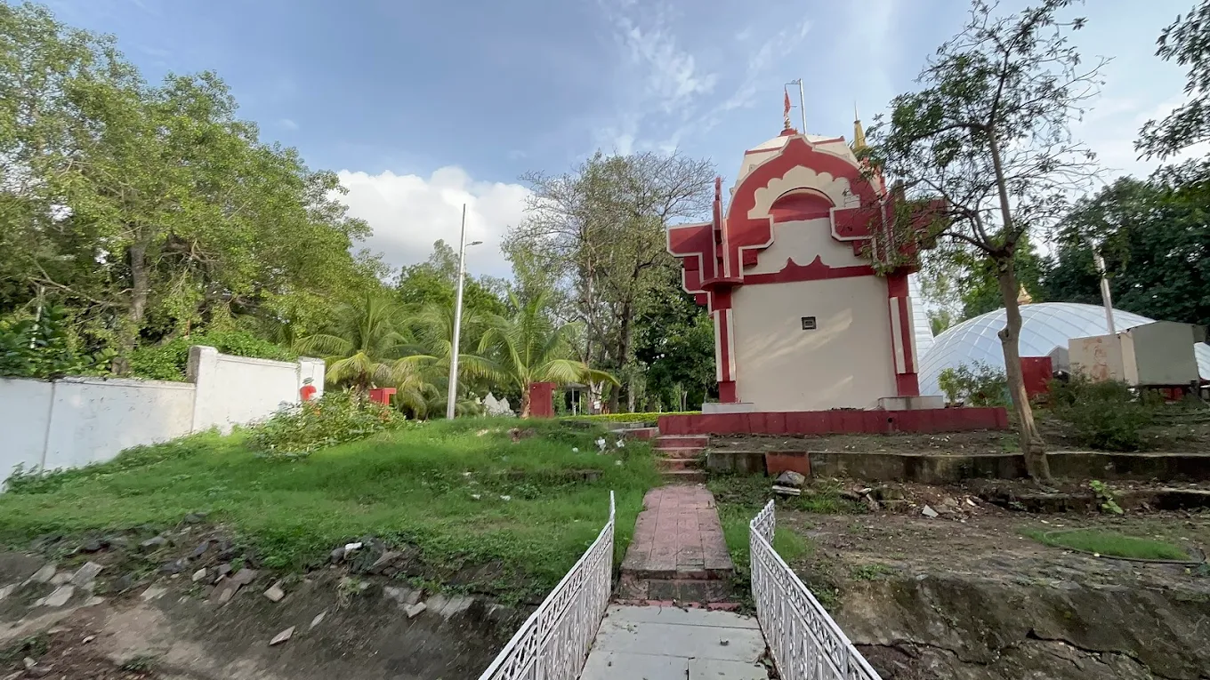 EME Temple, photo 4 of 10