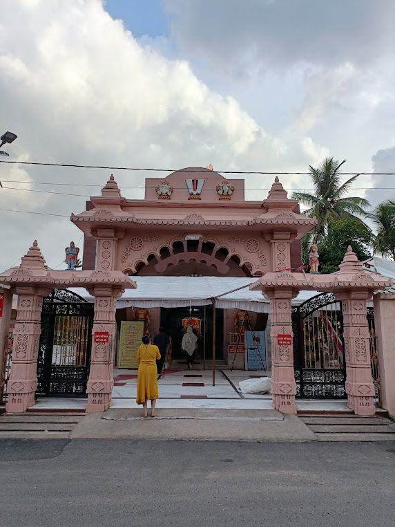 Laxminarayan Temple , Manjalpur, photo 2 of 9