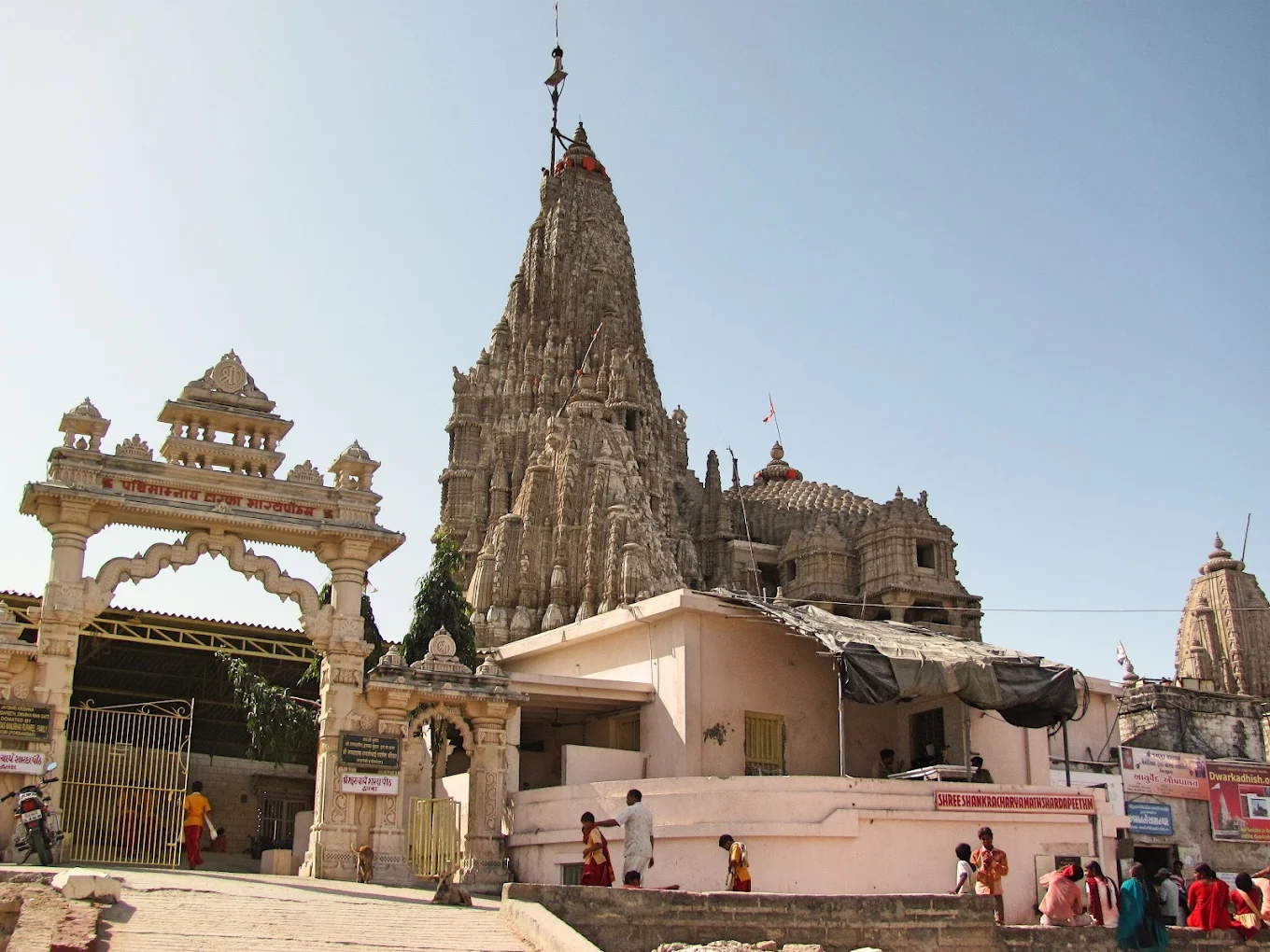 Dwarkadhish Temple, photo 1 of 10