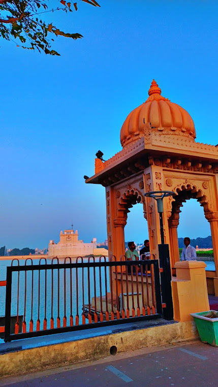 Lakhota Lake, photo 1 of 8