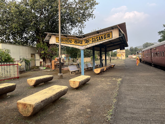 Sasan gir, photo 1 of 7
